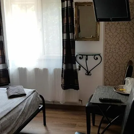 Casa Leone 招待所 3*