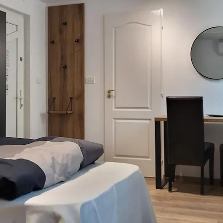 בית הארחה Casa Leone 3*